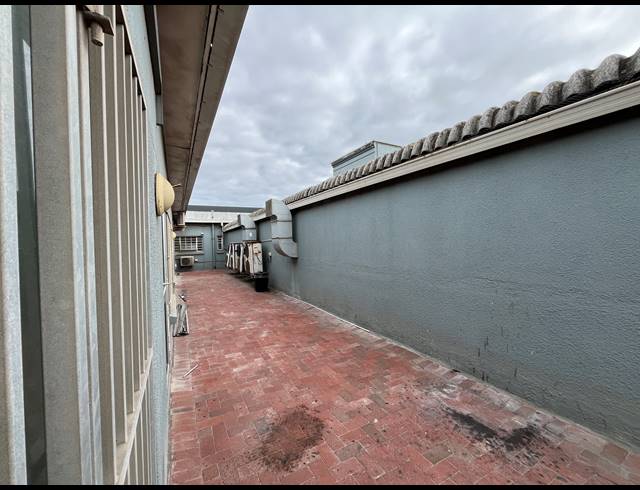 88M² OFFICE TO LET IN PAARDEN EILAND